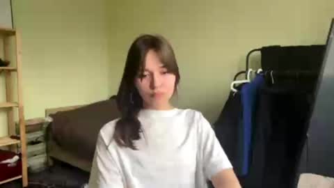 Mari online show from April 2026 01:33:02 PM