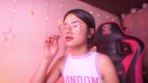 aura_rouss online show from November 2025 12:56:02 AM