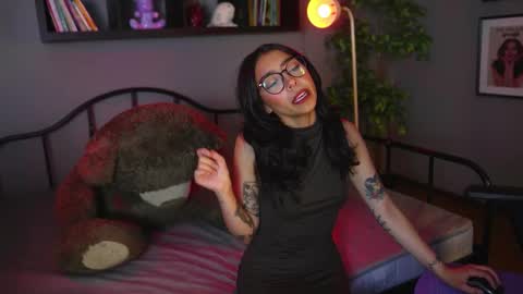 Snapshot of aura_soul_ chatting on November 2025 03:49:01 AM A U R A online show from November 2025 03:49:01 AM