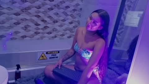 Snapshot of aura_verde chatting on May 2026 08:05:02 PM aura verde online show from May 2026 08:05:02 PM