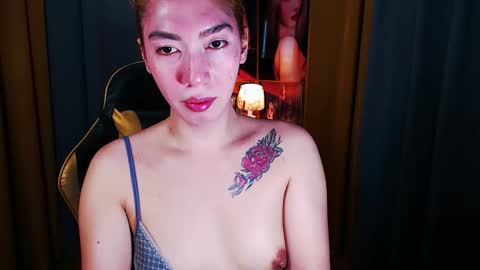 Snapshot of aurakharisma_xx chatting on May 2026 07:04:02 AM Miss awra online show from May 2026 07:04:02 AM