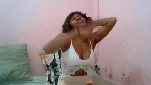 Snapshot of aurelia107 chatting on June 2026 05:17:02 PM aurelia107 online show from June 2026 05:17:02 PM
