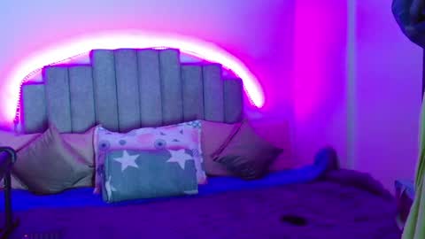 aurimel valentina online show from May 2026 09:49:02 AM