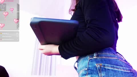 Aurora online show from January 2025 06:14:01 PM