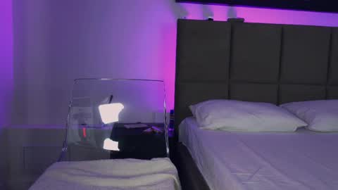 Aurora online show from April 2026 09:48:02 PM