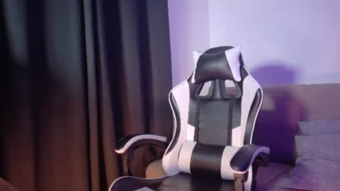 aurora_collins08 online show from July 2026 04:10:02 PM