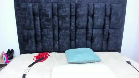 Snapshot of aurora_doll_ chatting on April 2026 01:50:02 PM AURORA online show from April 2026 01:50:02 PM