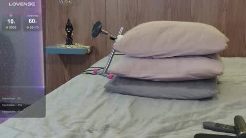 Snapshot of aurora_radiance chatting on November 2025 08:47:02 AM Serena online show from November 2025 08:47:02 AM