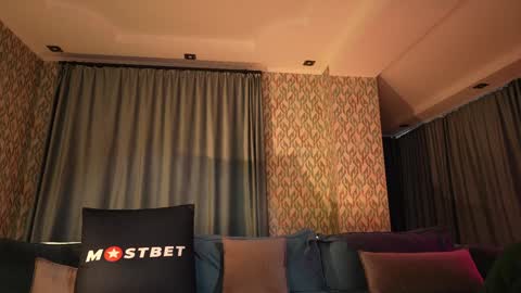 Snapshot of aurora_the_ballerina chatting on December 2024 05:50:01 AM Aurora online show from December 2024 05:50:01 AM