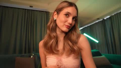 Snapshot of aurora_the_ballerina chatting on February 2025 06:42:01 AM Aurora online show from February 2025 06:42:01 AM