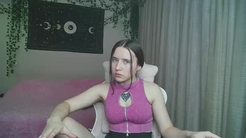 Snapshot of aurora_worker chatting on October 2025 12:19:01 AM Aurora online show from October 2025 12:19:01 AM