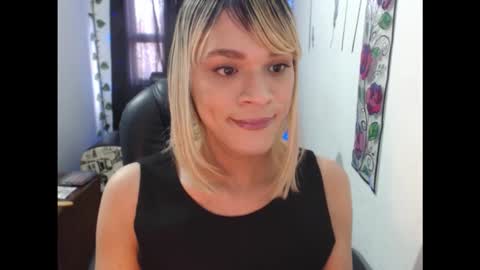 Snapshot of auroraaddams chatting on October 2025 05:52:01 PM AURORA online show from October 2025 05:52:01 PM