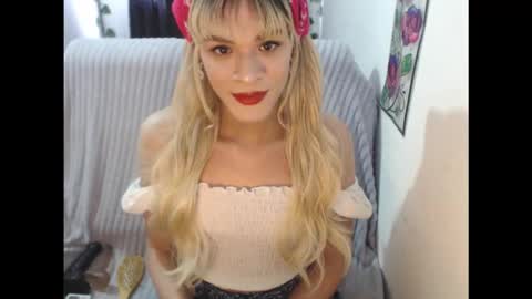 Snapshot of auroraaddams chatting on November 2025 08:20:02 PM AURORA online show from November 2025 08:20:02 PM
