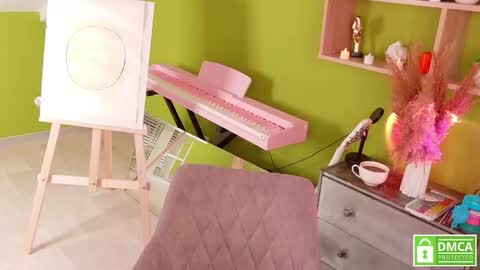 auroraborealis__ online show from December 2025 09:51:01 AM