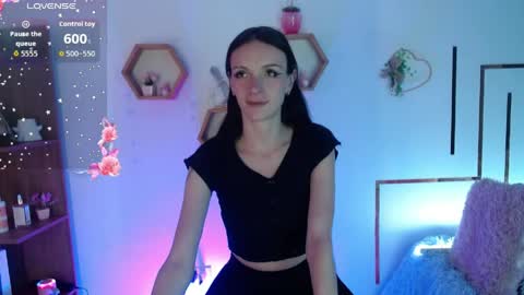 aurorahans online show from April 2026 06:18:01 AM