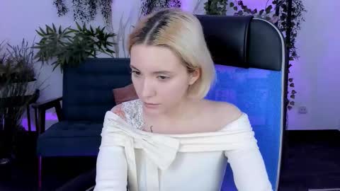 Snapshot of aurorawrenfield chatting on December 2025 05:49:02 AM aurorawrenfield online show from December 2025 05:49:02 AM