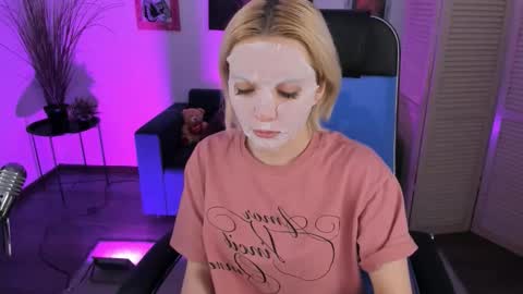 aurorawrenfield online show from January 2026 12:46:02 AM