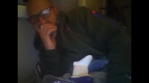 aussieguy59660 online show from December 2025 02:33:02 PM