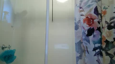 Milf4u online show from January 2025 08:15:02 AM