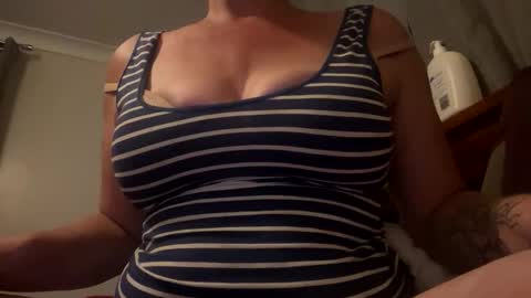Milf4u online show from March 2026 03:26:01 PM