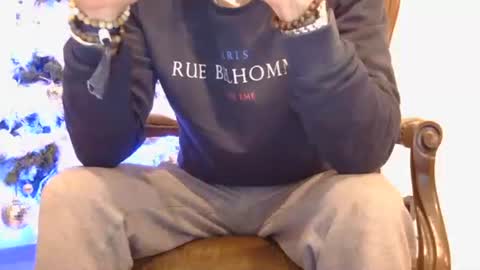 Snapshot of austin24100 chatting on November 2025 07:51:02 PM Austin online show from November 2025 07:51:02 PM