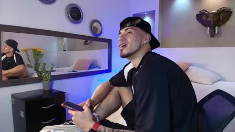 Snapshot of austin_collinss chatting on December 2024 01:38:02 PM AUSTIN online show from December 2024 01:38:02 PM