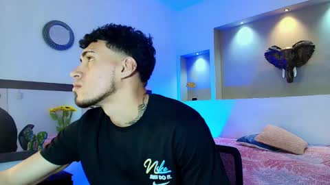 Snapshot of austin_collinss chatting on December 2024 03:04:02 AM AUSTIN online show from December 2024 03:04:02 AM