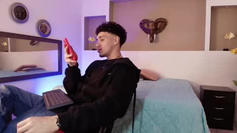 Snapshot of austin_collinss chatting on December 2024 03:12:01 AM AUSTIN online show from December 2024 03:12:01 AM