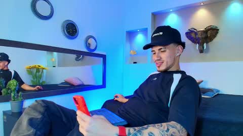 Snapshot of austin_collinss chatting on January 2025 05:51:02 AM AUSTIN online show from January 2025 05:51:02 AM