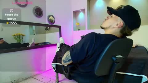 Snapshot of austin_collinss chatting on January 2025 08:18:02 AM AUSTIN online show from January 2025 08:18:02 AM