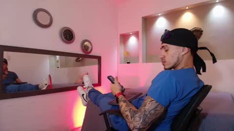 Snapshot of austin_collinss chatting on January 2025 07:43:02 AM AUSTIN online show from January 2025 07:43:02 AM