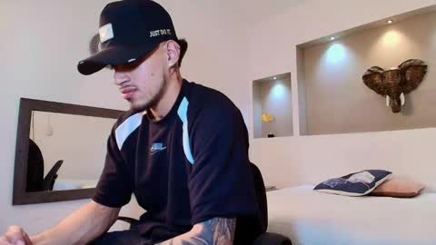 Snapshot of austin_collinss chatting on January 2025 08:21:01 AM AUSTIN online show from January 2025 08:21:01 AM