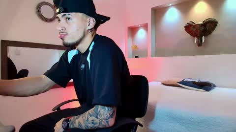 Snapshot of austin_collinss chatting on January 2025 11:28:02 AM AUSTIN online show from January 2025 11:28:02 AM