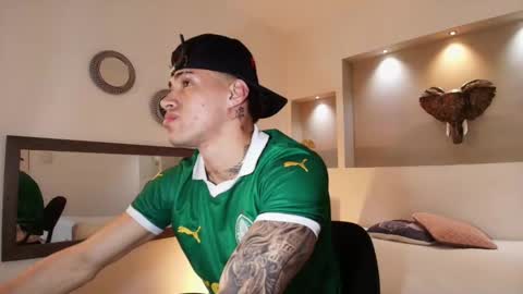 Snapshot of austin_collinss chatting on January 2025 04:47:01 AM AUSTIN online show from January 2025 04:47:01 AM