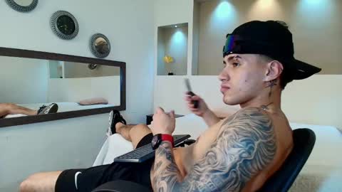 Snapshot of austin_collinss chatting on February 2025 08:29:01 AM AUSTIN online show from February 2025 08:29:01 AM