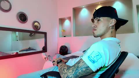 Snapshot of austin_collinss chatting on February 2025 01:58:01 AM AUSTIN online show from February 2025 01:58:01 AM