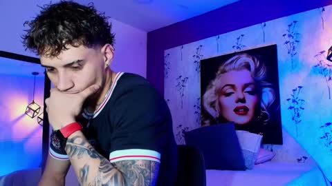 Snapshot of austin_collinss chatting on February 2025 04:18:02 AM AUSTIN online show from February 2025 04:18:02 AM