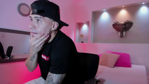 Snapshot of austin_collinss chatting on February 2025 10:58:01 AM AUSTIN online show from February 2025 10:58:01 AM