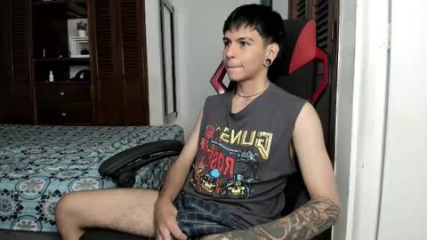 Snapshot of austin_falcon chatting on November 2025 08:18:01 PM Austin online show from November 2025 08:18:01 PM