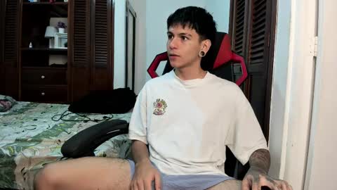 Snapshot of austin_falcon chatting on November 2025 08:30:01 PM Austin online show from November 2025 08:30:01 PM