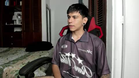 Snapshot of austin_falcon chatting on November 2025 08:09:01 PM Austin online show from November 2025 08:09:01 PM