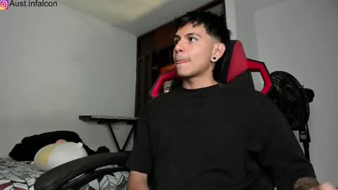 Snapshot of austin_falcon chatting on January 2026 07:07:02 PM Austin online show from January 2026 07:07:02 PM