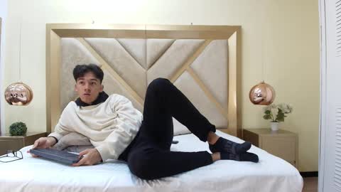 austinreeds online show from October 2025 12:28:01 PM