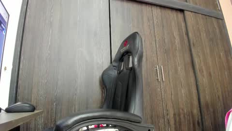 Snapshot of avaa_am chatting on March 2025 09:57:01 AM AVA online show from March 2025 09:57:01 AM