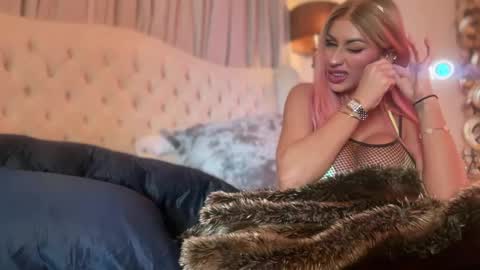 AvalonnFoxx online show from December 2024 03:33:02 PM