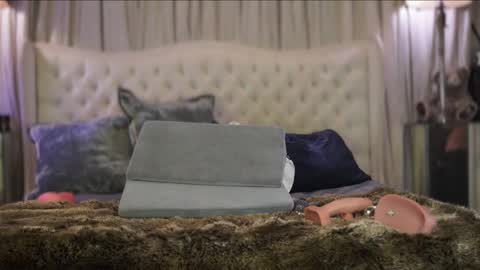 AvalonnFoxx online show from December 2024 06:35:01 AM