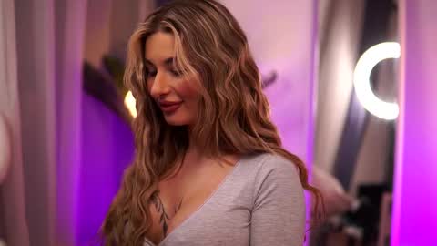 Carina online show from March 2025 11:09:02 PM