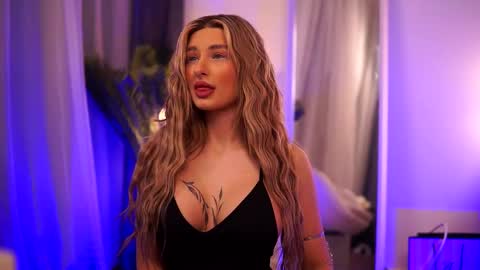 Carina online show from March 2025 10:54:01 PM