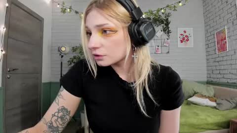 Ava online show from April 2026 01:25:02 PM