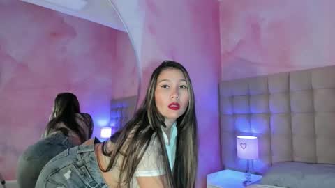 avawhiite online show from February 2026 06:11:02 PM